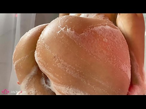 ❤️ Brunette شاور میں شدید orgasm کے لئے وائبریٹر کے ساتھ بلی میں مشت زنی کرتی ہے۔ مقعد فحش ❌❤
